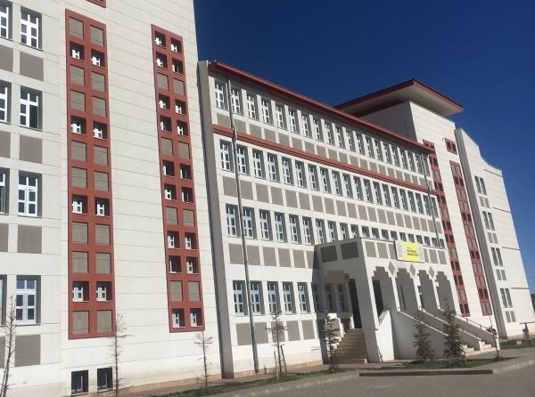 GAP Karaçalı Anadolu Lisesi Fotoğrafı